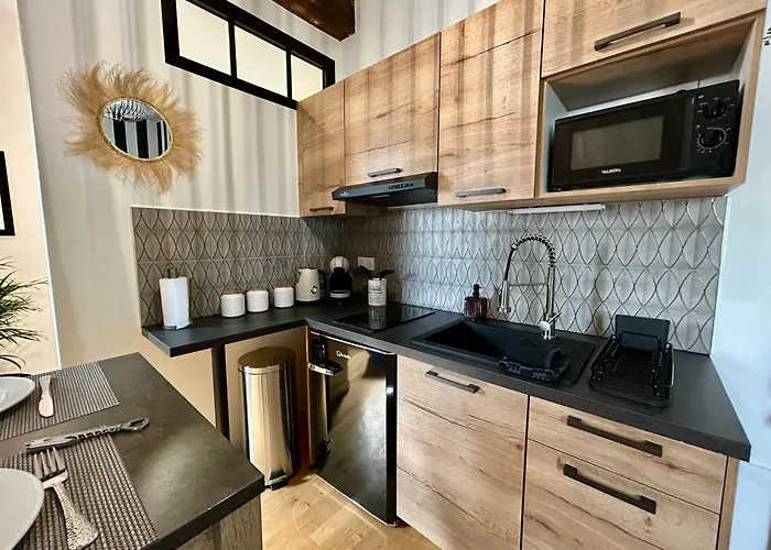 Le Petit Lemullier, Hypercenter